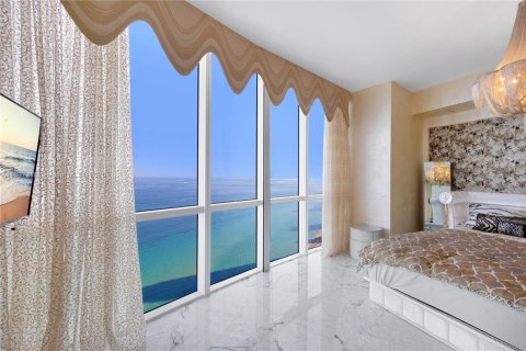 Condominio en venta en Sunny Isles Beach, Florida, 3 dormitorios, 199.09 m2 № 1949674 - foto 14