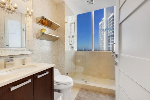Condominio en venta en Sunny Isles Beach, Florida, 3 dormitorios, 199.09 m2 № 1949674 - foto 18