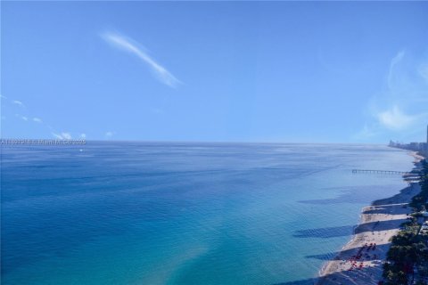 Condominio en venta en Sunny Isles Beach, Florida, 3 dormitorios, 199.09 m2 № 1949674 - foto 10