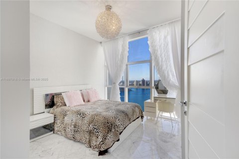 Condominio en venta en Sunny Isles Beach, Florida, 3 dormitorios, 199.09 m2 № 1949674 - foto 22