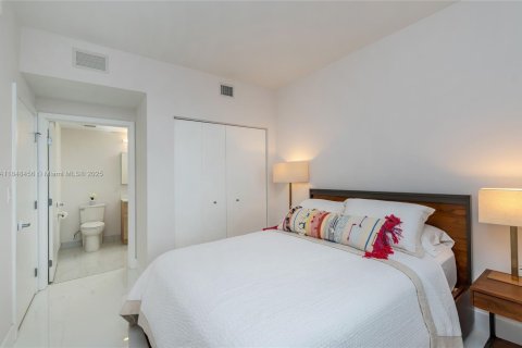 Condo in North Miami Beach, Florida, 2 bedrooms  № 1850358 - photo 7