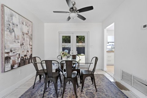 Casa en venta en Miami, Florida, 4 dormitorios, 141.49 m2 № 2066191 - foto 19
