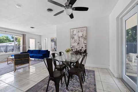 Casa en venta en Miami, Florida, 4 dormitorios, 141.49 m2 № 2066191 - foto 21