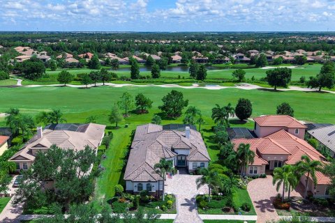 Casa en Bradenton, Florida 3 dormitorios, 305.46 m2 № 2324236