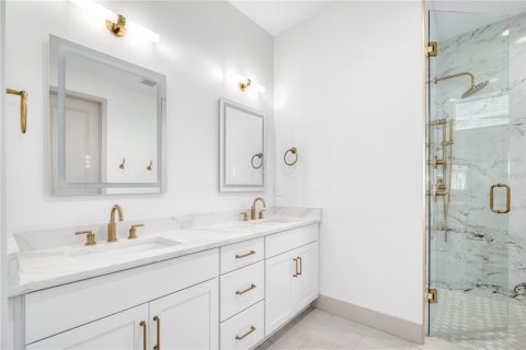Casa en venta en Orlando, Florida, 4 dormitorios, 260.22 m2 № 1899200 - foto 15
