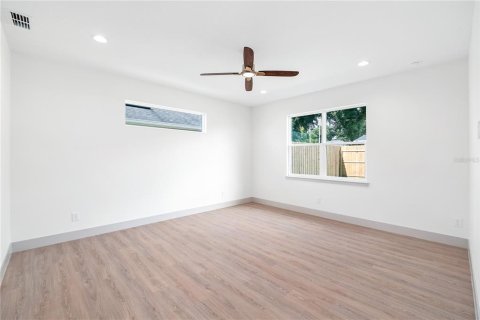 Casa en venta en Orlando, Florida, 4 dormitorios, 260.22 m2 № 1899200 - foto 14