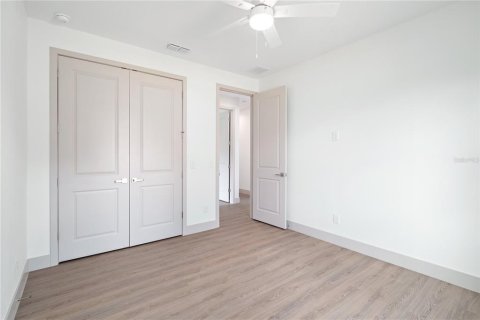 Casa en venta en Orlando, Florida, 4 dormitorios, 260.22 m2 № 1899200 - foto 20