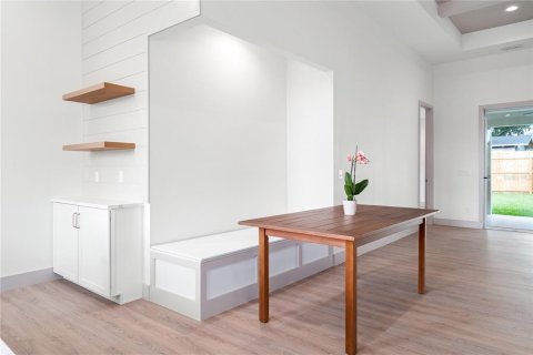 Casa en venta en Orlando, Florida, 4 dormitorios, 260.22 m2 № 1899200 - foto 7