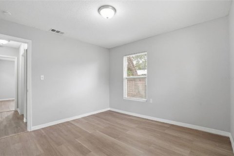 House in Tampa, Florida 3 bedrooms, 97.73 sq.m. № 2235466 - photo 18