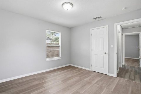 House in Tampa, Florida 3 bedrooms, 97.73 sq.m. № 2235466 - photo 17