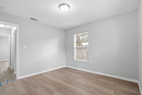 House in Tampa, Florida 3 bedrooms, 97.73 sq.m. № 2235466 - photo 15