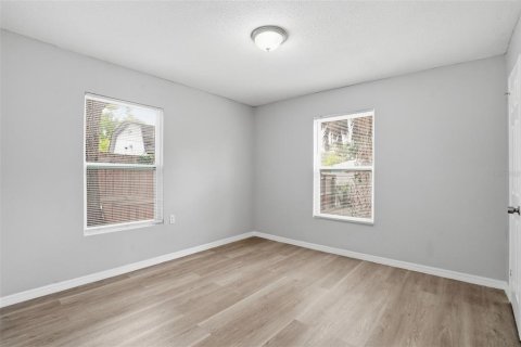 House in Tampa, Florida 3 bedrooms, 97.73 sq.m. № 2235466 - photo 19