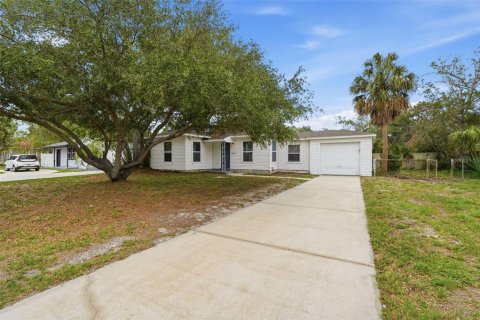 House in Tampa, Florida 3 bedrooms, 97.73 sq.m. № 2235466 - photo 3