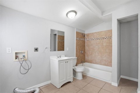 House in Tampa, Florida 3 bedrooms, 97.73 sq.m. № 2235466 - photo 22