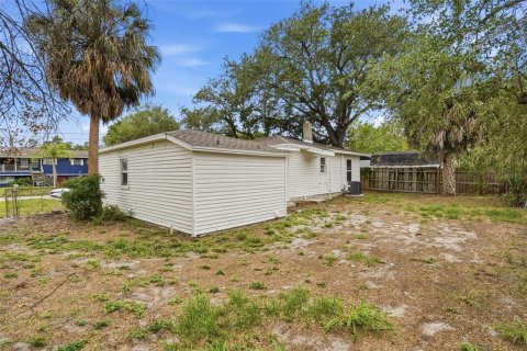 House in Tampa, Florida 3 bedrooms, 97.73 sq.m. № 2235466 - photo 24