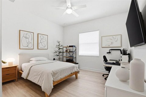 House in Wesley Chapel, Florida 6 bedrooms, 381.92 sq.m. № 2165884 - photo 16