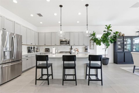 House in Wesley Chapel, Florida 6 bedrooms, 381.92 sq.m. № 2165884 - photo 21