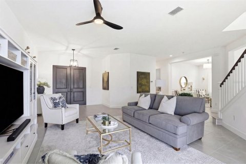 House in Wesley Chapel, Florida 6 bedrooms, 381.92 sq.m. № 2165884 - photo 10