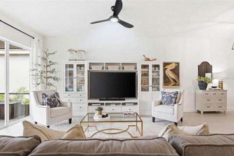 House in Wesley Chapel, Florida 6 bedrooms, 381.92 sq.m. № 2165884 - photo 9