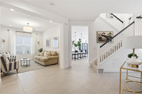 House in Wesley Chapel, Florida 6 bedrooms, 381.92 sq.m. № 2165884 - photo 11