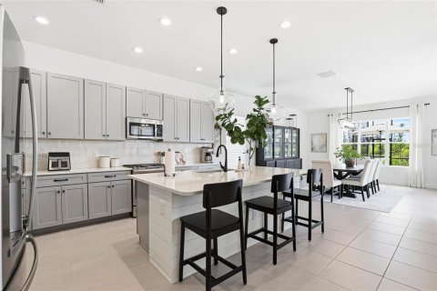 House in Wesley Chapel, Florida 6 bedrooms, 381.92 sq.m. № 2165884 - photo 18