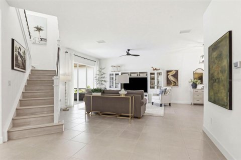 House in Wesley Chapel, Florida 6 bedrooms, 381.92 sq.m. № 2165884 - photo 15
