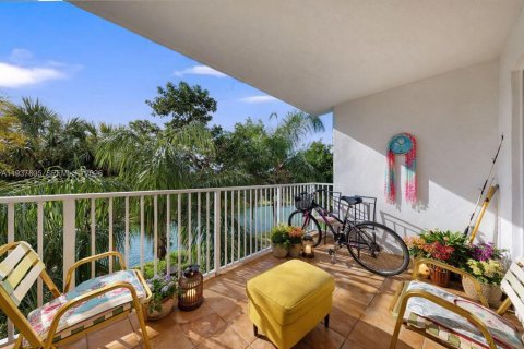 Condo in Hollywood, Florida, 1 bedroom  № 1995631 - photo 22