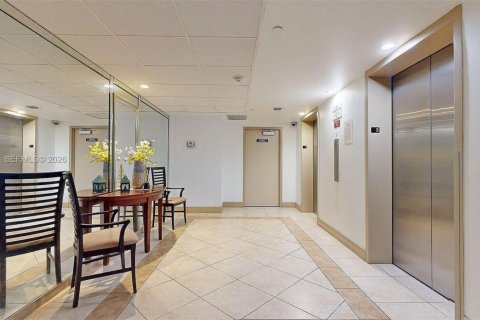 Condo in Hollywood, Florida, 1 bedroom  № 1995631 - photo 19