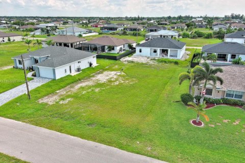 Купить земельный участок в Кейп-Корал, Флорида № 2022436 - фото 4