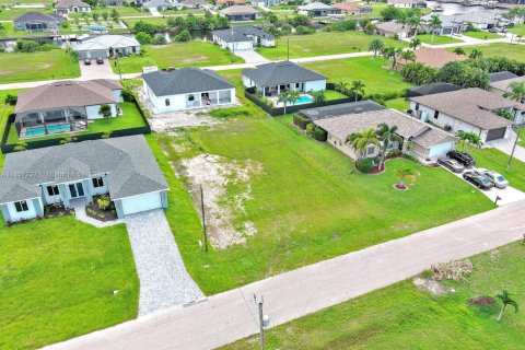 Купить земельный участок в Кейп-Корал, Флорида № 2022436 - фото 9