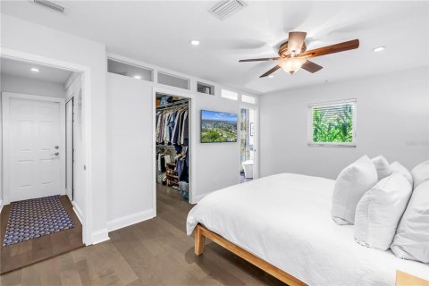 House in Saint Petersburg, Florida 3 bedrooms, 168.8 sq.m. № 1790000 - photo 27