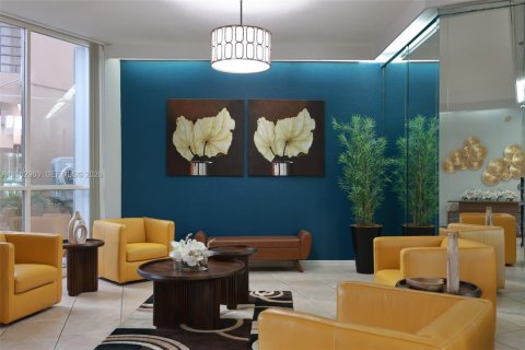 Copropriété à vendre à Pembroke Pines, Floride: 2 chambres, 91.04 m2 № 2025272 - photo 3