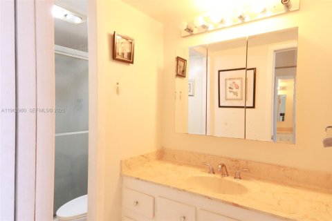 Copropriété à vendre à Pembroke Pines, Floride: 2 chambres, 91.04 m2 № 2025272 - photo 17
