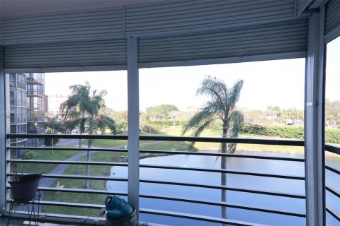 Copropriété à vendre à Pembroke Pines, Floride: 2 chambres, 91.04 m2 № 2025272 - photo 21