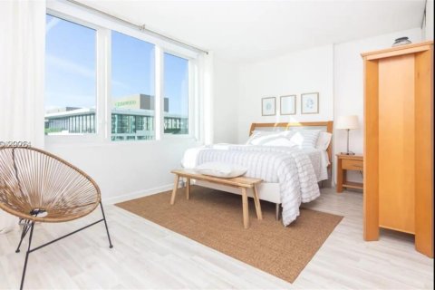 Condominio en venta en Miami Beach, Florida, 70.61 m2 № 2154533 - foto 2