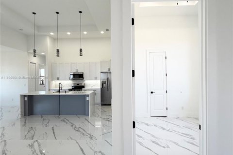 Casa en venta en Cape Coral, Florida, 3 dormitorios, 161.56 m2 № 1731191 - foto 7