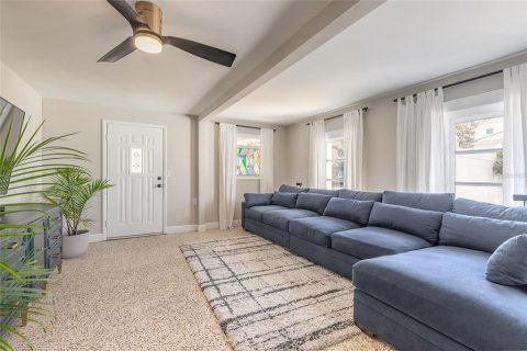 House in Daytona Beach, Florida 3 bedrooms, 283.54 sq.m. № 1760267 - photo 9