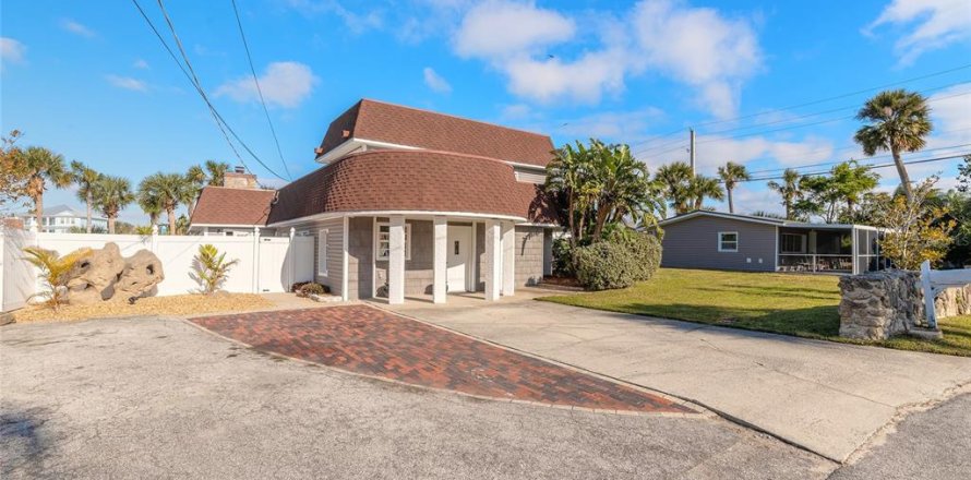 House in Daytona Beach, Florida 3 bedrooms, 283.54 sq.m. № 1760267