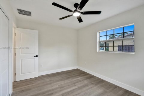 House in Sunrise, Florida 3 bedrooms, 93.37 sq.m. № 1847752 - photo 29