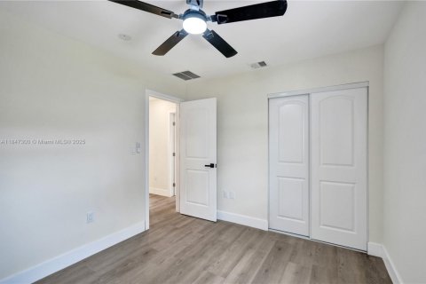 House in Sunrise, Florida 3 bedrooms, 93.37 sq.m. № 1847752 - photo 23