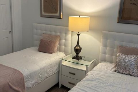 Touwnhouse à vendre à Clermont, Floride: 3 chambres, 139.45 m2 № 2266510 - photo 6