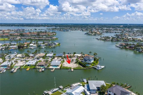 Terreno en venta en Treasure Island, Florida № 1883080 - foto 15