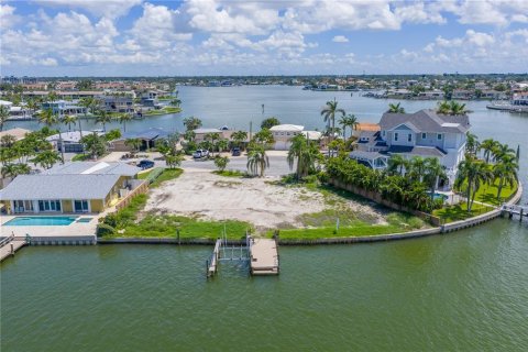 Terreno en venta en Treasure Island, Florida № 1883080 - foto 17