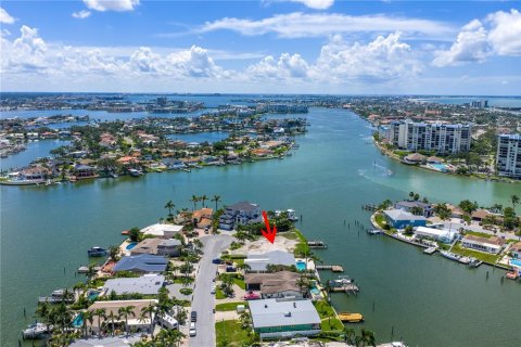 Terreno en venta en Treasure Island, Florida № 1883080 - foto 9