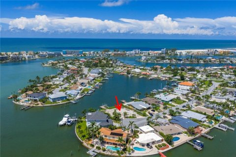 Terreno en venta en Treasure Island, Florida № 1883080 - foto 12