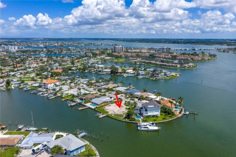 Terreno en venta en Treasure Island, Florida № 1883080 - foto 14