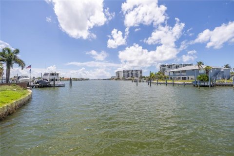 Terreno en venta en Treasure Island, Florida № 1883080 - foto 7