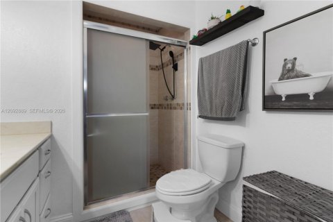 Touwnhouse à louer à South Miami, Floride: 3 chambres, 151.62 m2 № 2377170 - photo 21