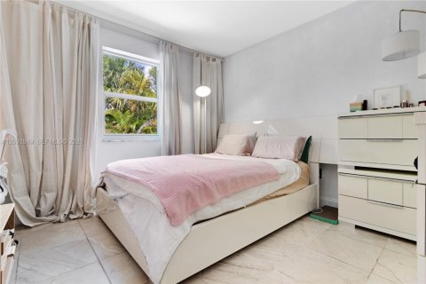 Touwnhouse à louer à South Miami, Floride: 3 chambres, 151.62 m2 № 2377170 - photo 22