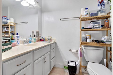 Touwnhouse à louer à South Miami, Floride: 3 chambres, 151.62 m2 № 2377170 - photo 25